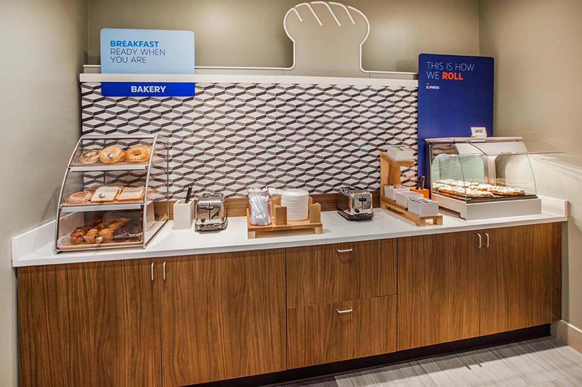 Holiday Inn Express & Suites - Parkersburg East By Ihg Eksteriør billede
