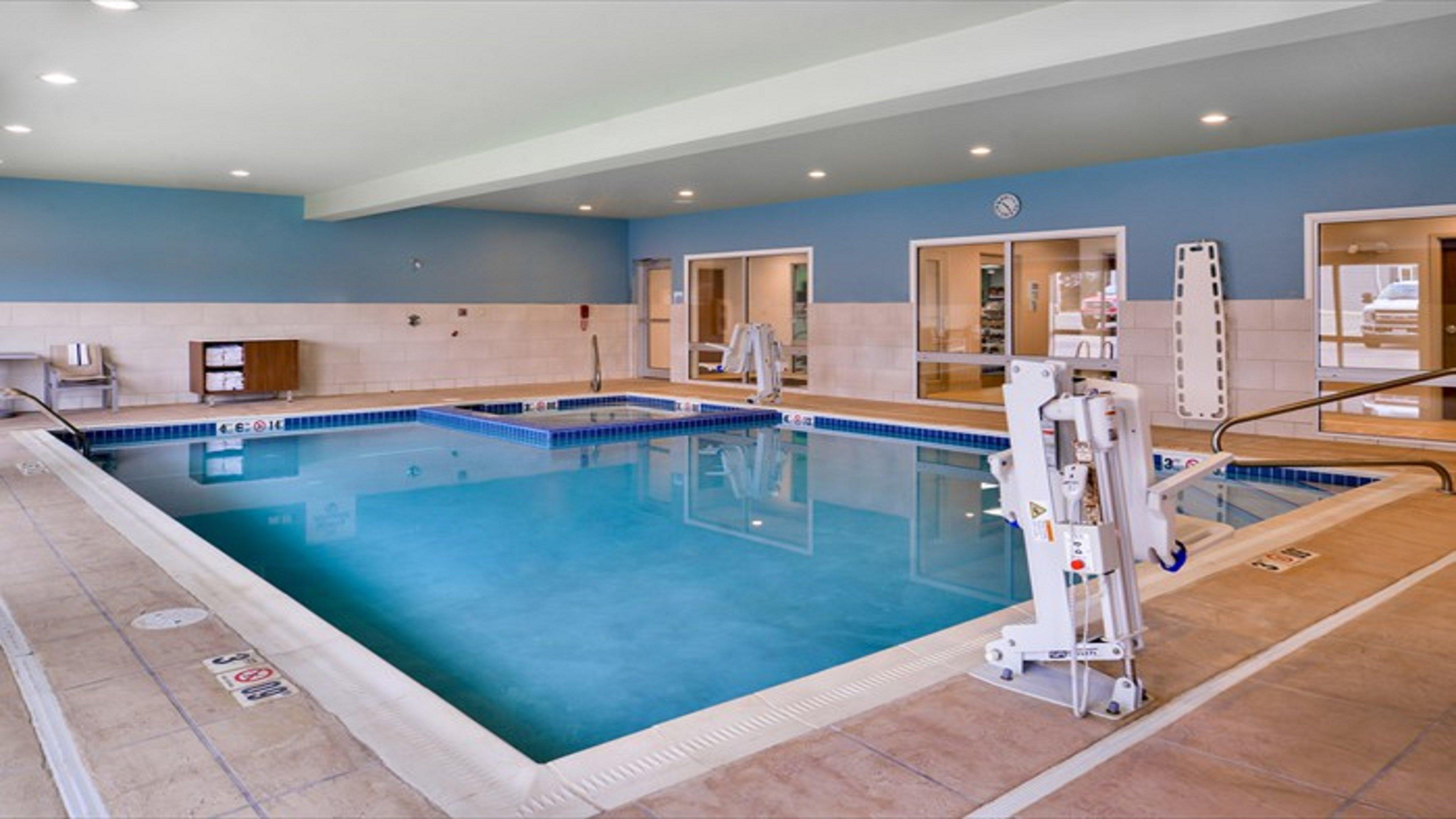 Holiday Inn Express & Suites - Parkersburg East By Ihg Eksteriør billede